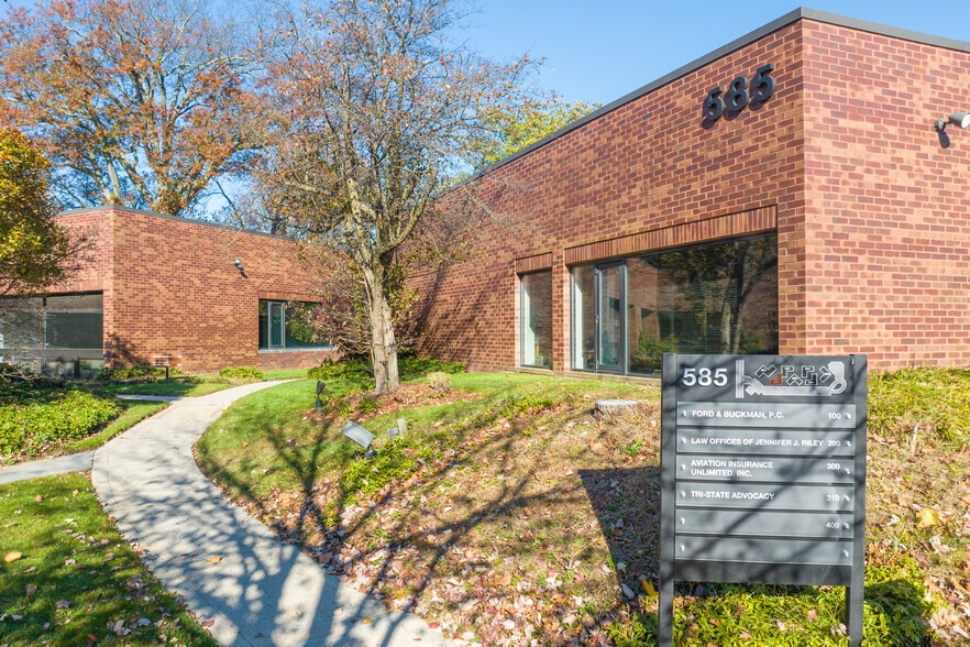 More Photos Of 583-595 Skippack Pike, Blue Bell Office For Sale