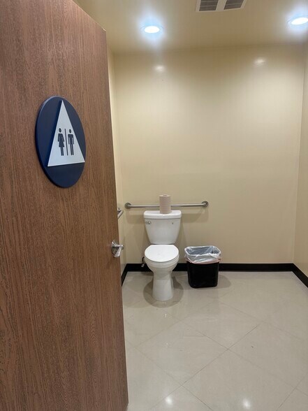 More Photos Of 21617 Figueroa St, Carson Medical For Sale