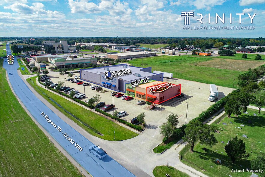 More Photos Of 253 Bypass 35 N, Alvin Unknown For Lease