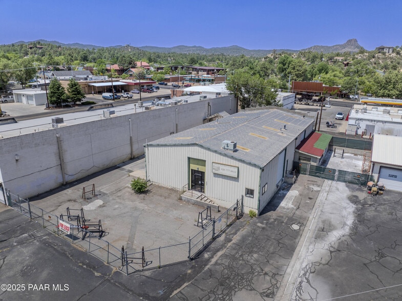 More Photos Of 303 N Summit Ave, Prescott Warehouse For Lease