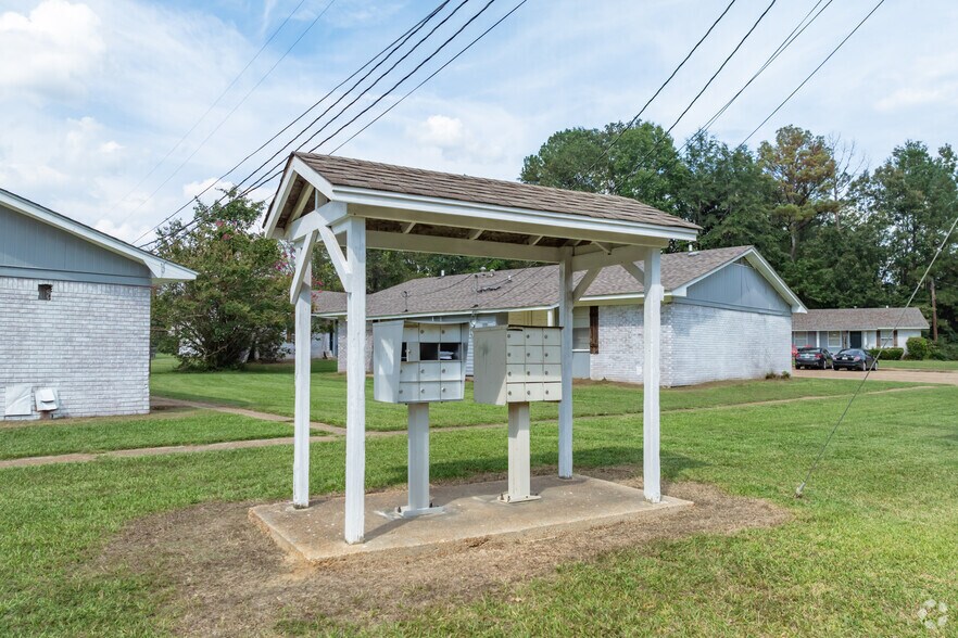 More Photos Of 212 Pullen Lake Rd, Aberdeen Apartments For Sale