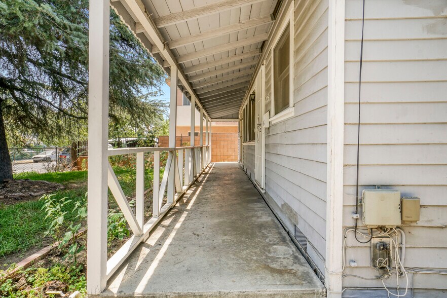 More Photos Of 6833 Simpson Ave, North Hollywood Land For Sale