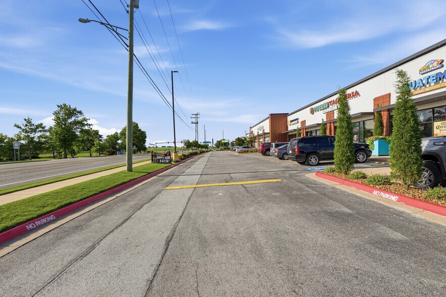 More Photos Of 2111 S Old Missouri Rd, Springdale Unknown For Lease