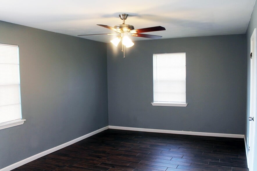 More Photos Of 957 Wellington St, Memphis Apartments For Sale