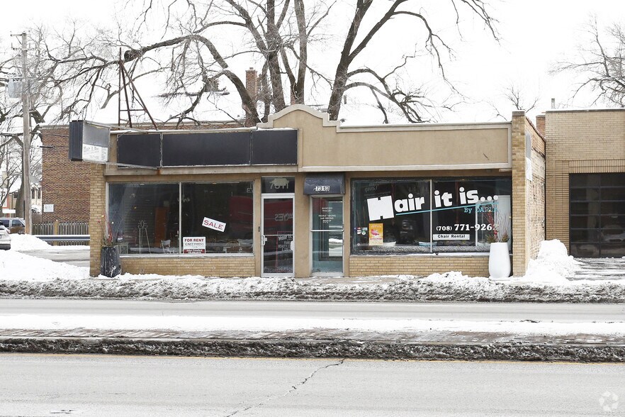 More Photos Of 7311-7313 North Ave, River Forest Storefront Retail Office For Sale