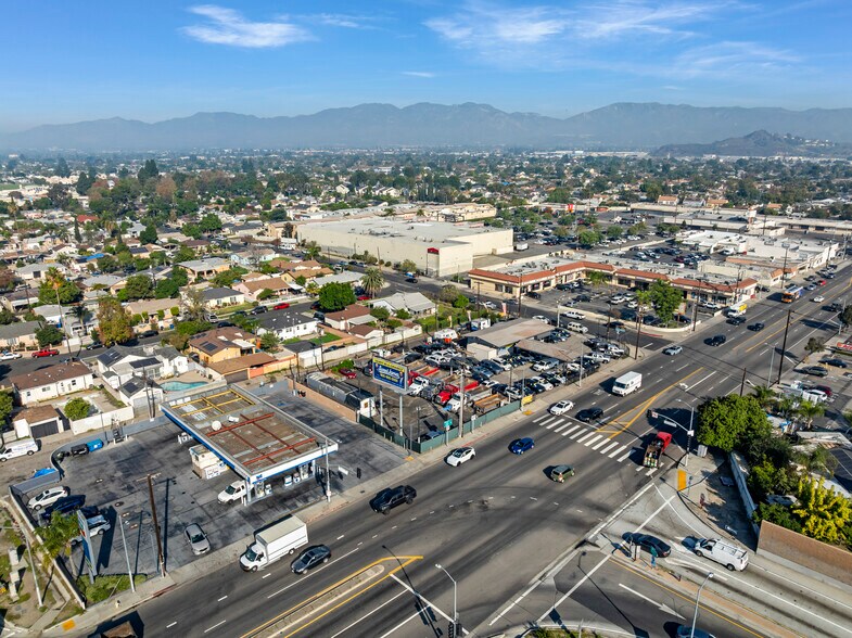 More Photos Of 13235-13243 Osborne St, Arleta Land For Lease