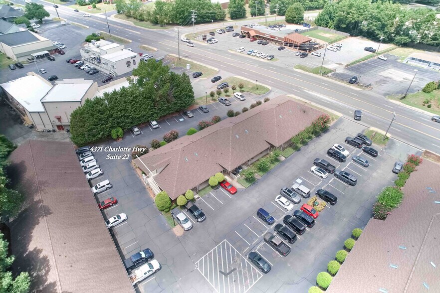 More Photos Of 4371 Charlotte Hwy, Clover Office For Sale