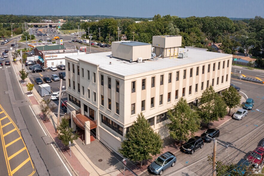 More Photos Of 20 Broadhollow Rd, Melville Office For Lease