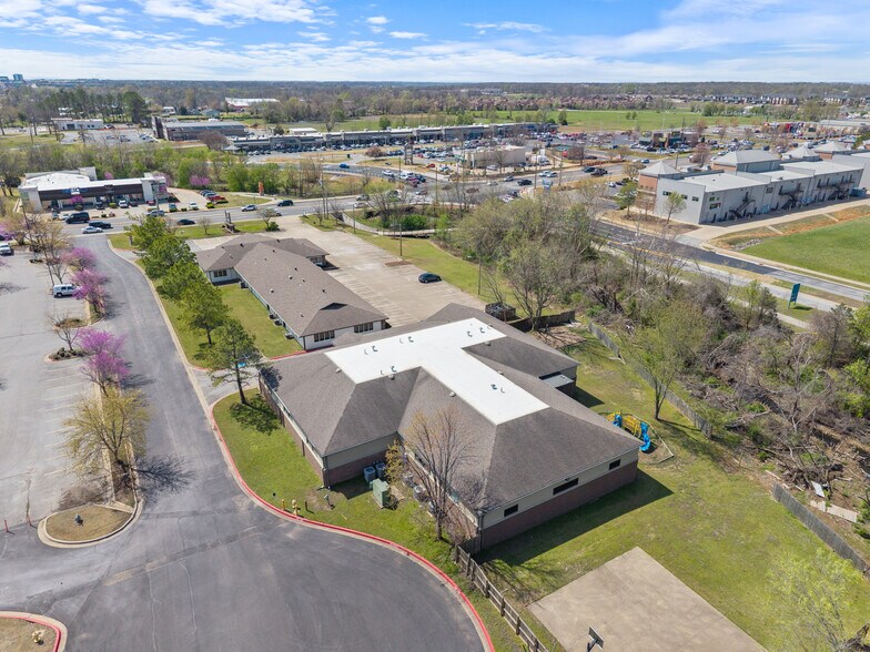 More Photos Of 2003 SE Walton Blvd, Bentonville Unknown For Lease