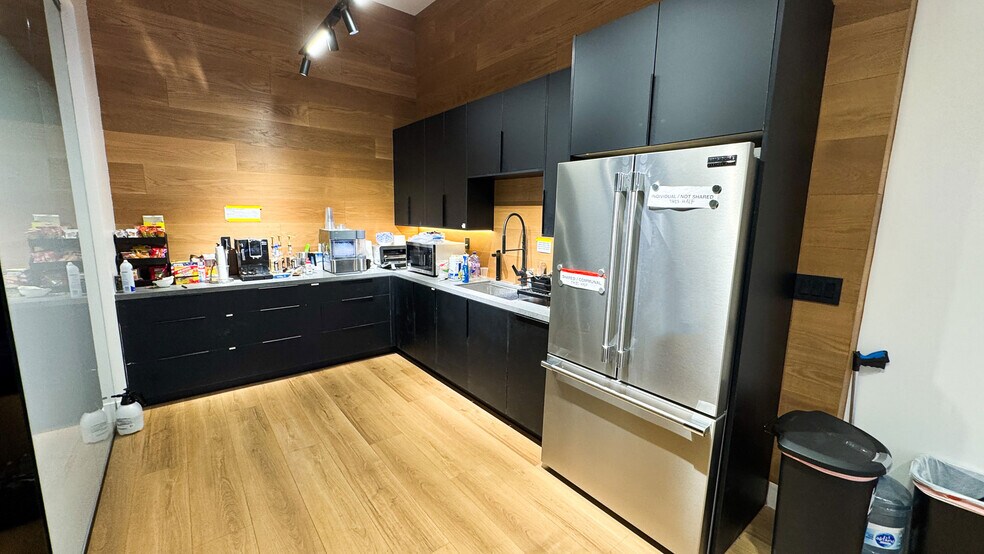 More Photos Of 401-405 W Foothill Blvd, Monrovia Freestanding For Sale