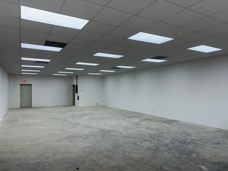 More Photos Of 395 Columbia Memorial Parkway, Kemah Storefront Retail Office For Lease