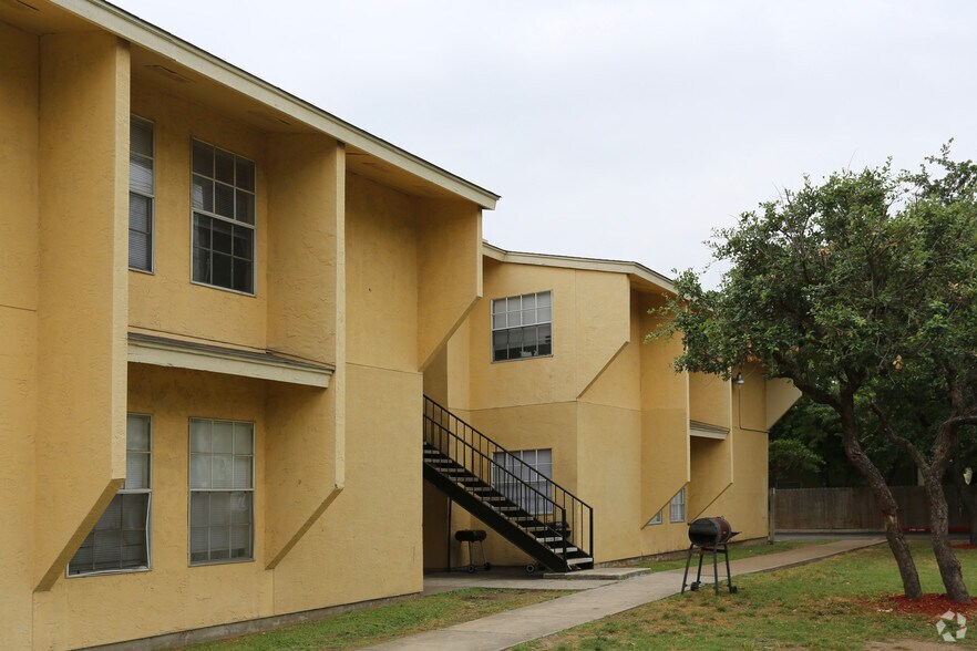 More Photos Of 737 W Mayfield Blvd, San Antonio Apartments For Sale