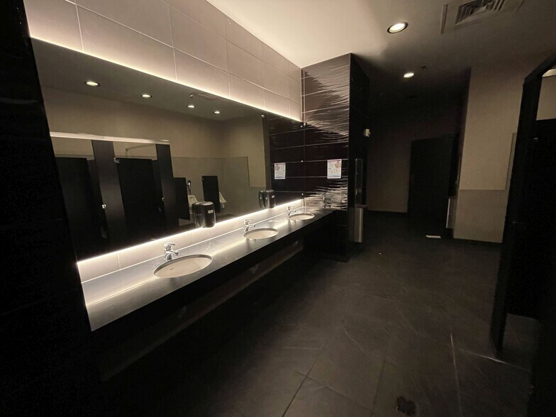 More Photos Of 4780 Cornell Rd, Cincinnati Movie Theatre For Sale