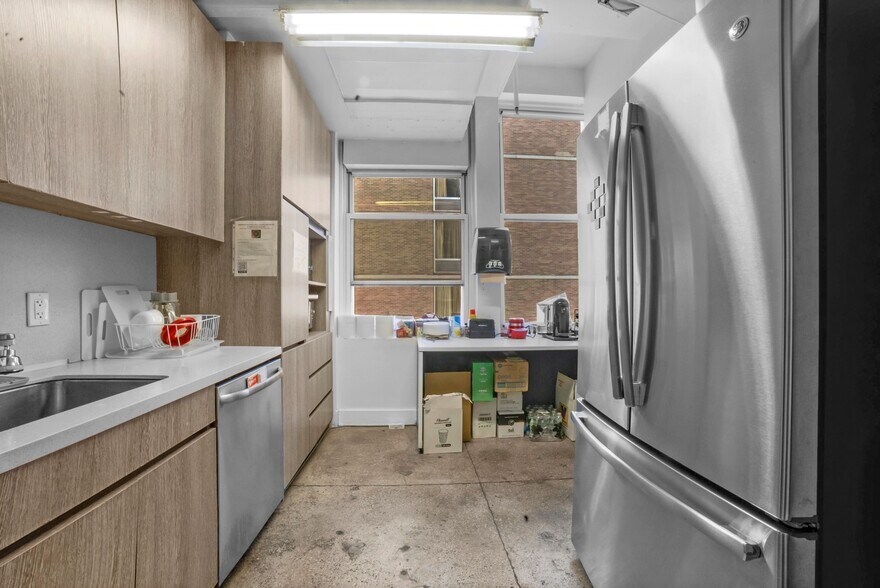 More Photos Of 70 W 36th St, New York Office For Sale