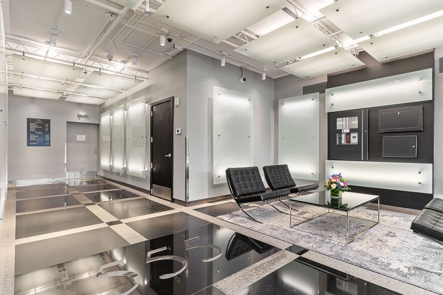 More Photos Of 555 S Old Woodward Ave, Birmingham Office For Lease