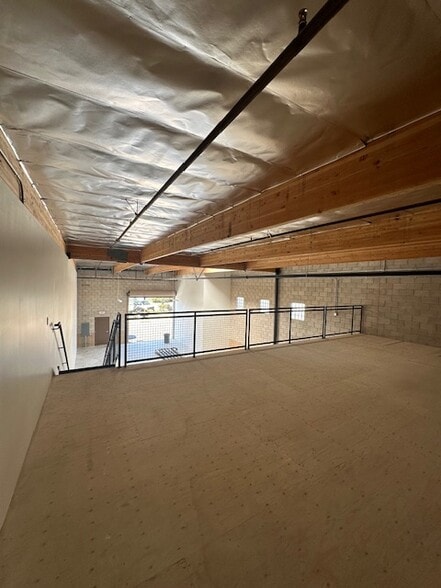 More Photos Of 1763 Donlon St, Ventura Warehouse For Lease