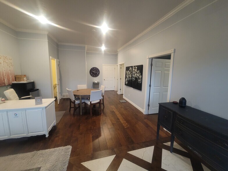 More Photos Of 579 W Center St, Pleasant Grove Medical For Lease