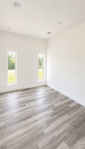 More Photos Of 2646 Lasso Ln, Lakeland Warehouse For Lease