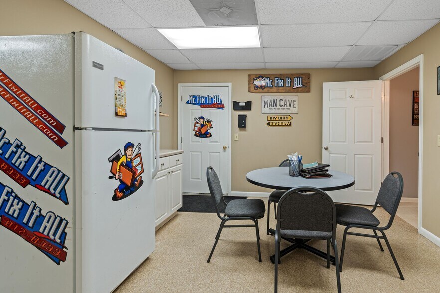 More Photos Of 201 Graves Rd, Goodlettsville Office For Sale