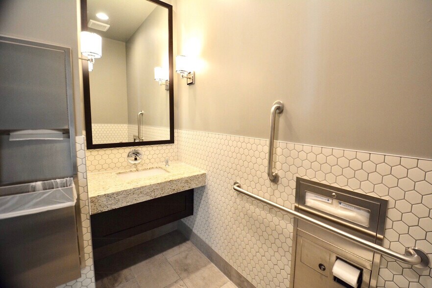 More Photos Of 8777 S Redwood Rd, West Jordan Office For Sale