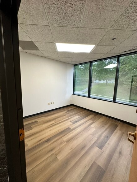 More Photos Of 2265 Roswell Rd, Marietta Office For Lease