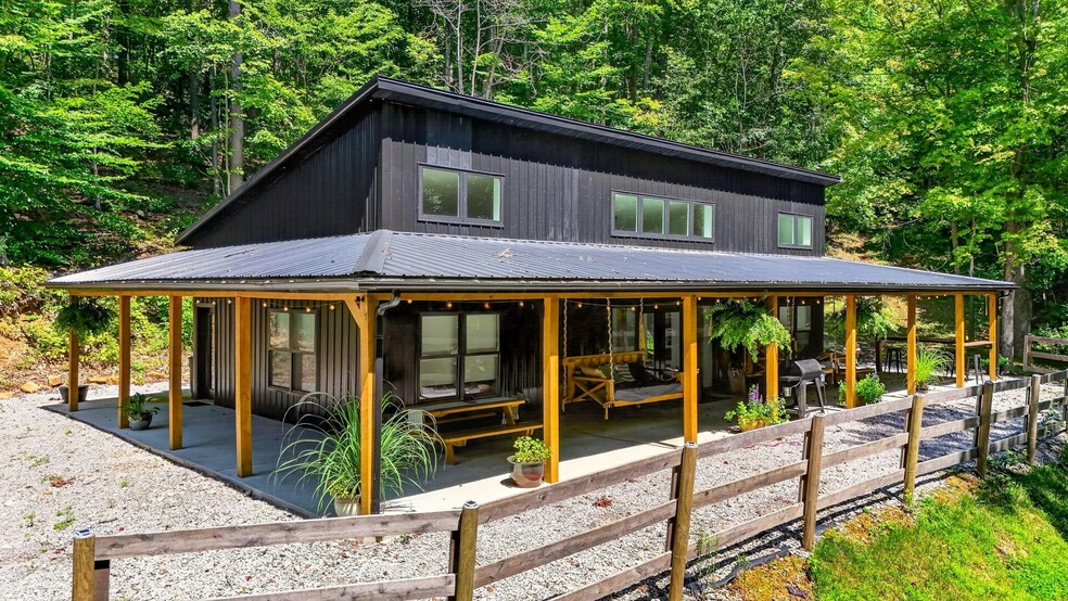 More Photos Of 21360 State Route 327, Laurelville Specialty For Sale