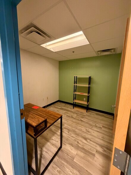 More Photos Of One Davis Sq, Somerville Health Club For Lease