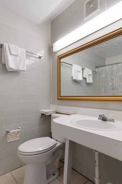 More Photos Of 5565 E Silver Springs Blvd, Silver Springs Hotel For Sale