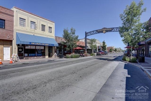 More Photos Of 435 SW 6th St, Redmond Storefront Retail Residential For Sale