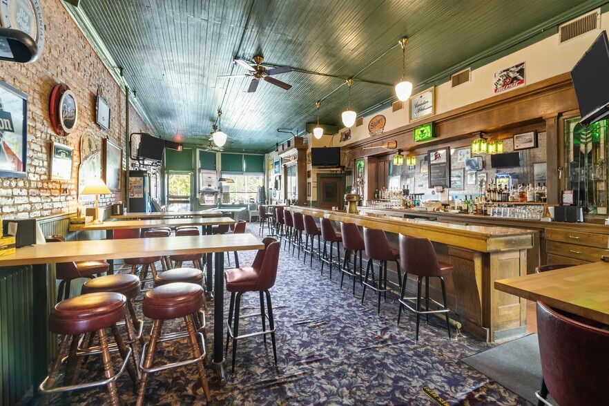 More Photos Of 114 N Capron St, Berlin Restaurant For Sale
