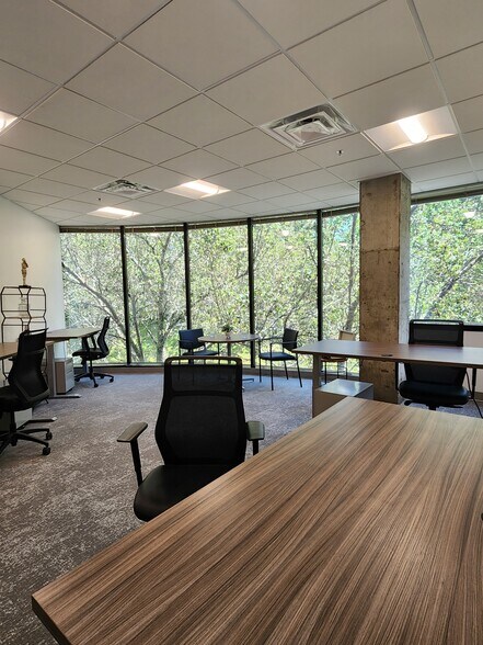 More Photos Of 214 Overlook Cir, Brentwood Office For Sale