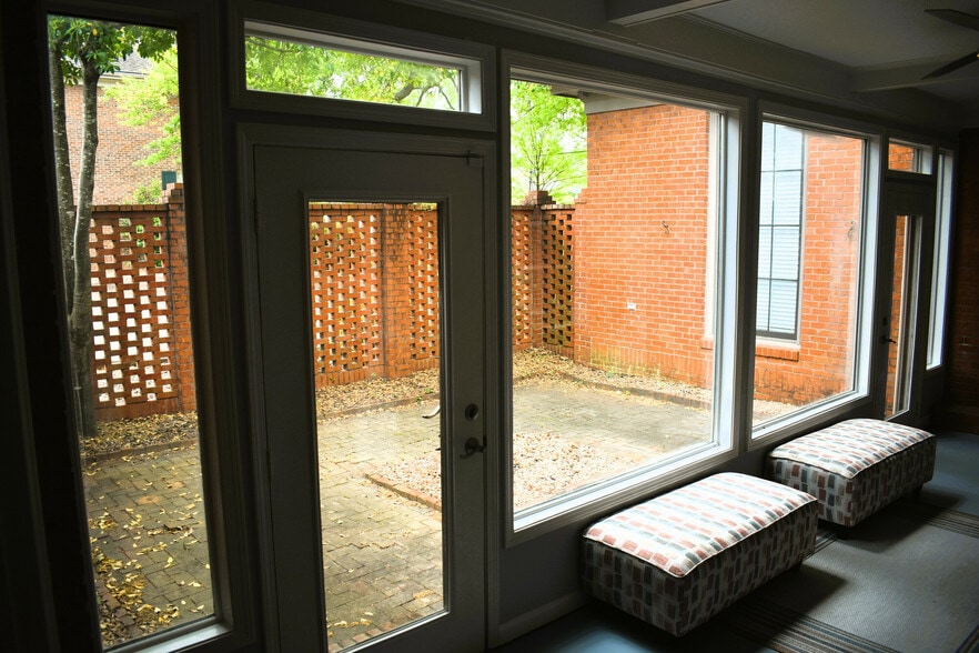 More Photos Of 1019 S Perry St, Montgomery Office For Sale