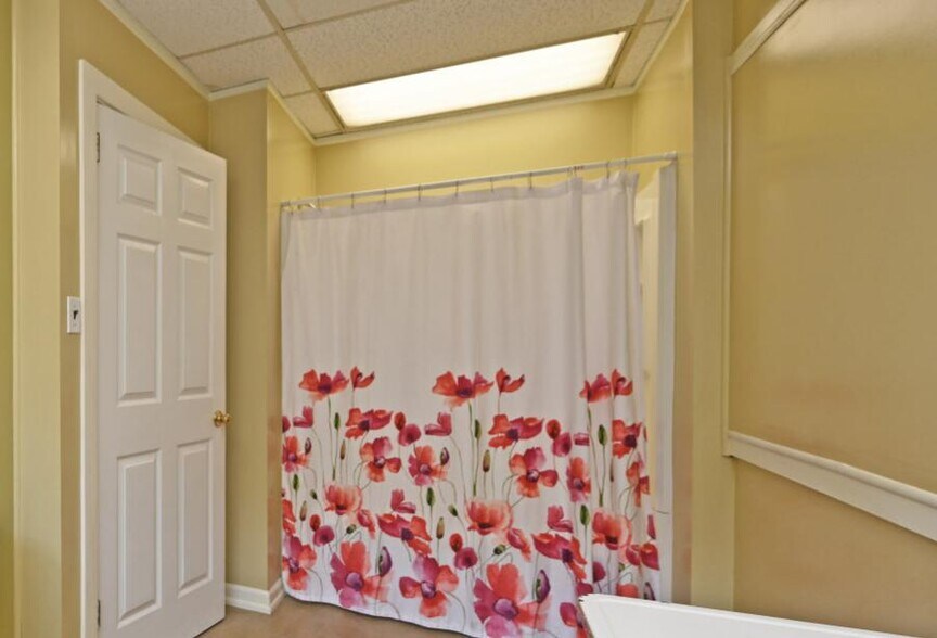 More Photos Of 2025 Dunlap St, Cincinnati Light Manufacturing For Sale