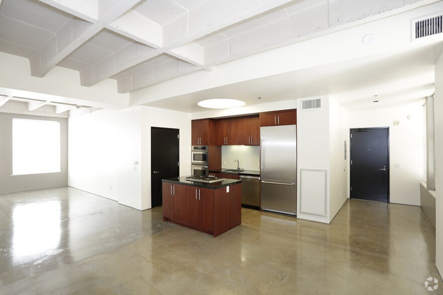 More Photos Of 411 W 5th St, Los Angeles Apartments For Lease