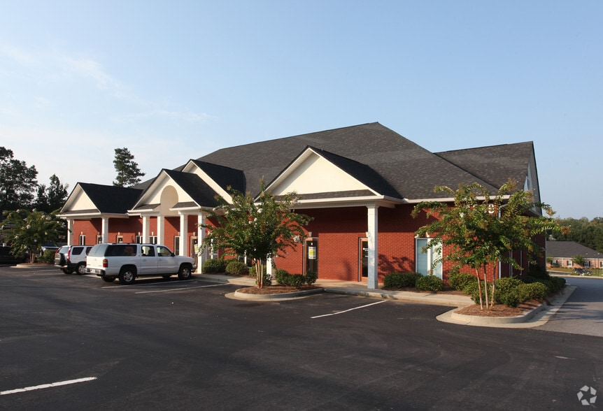 More Photos Of 4239 Mundy Mill Rd, Oakwood Medical For Lease