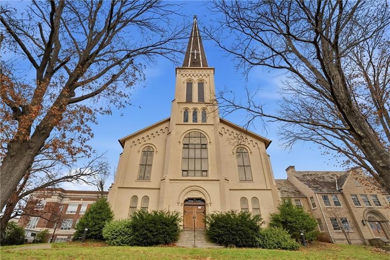Primary Photo Of 230 E Jefferson St, Butler Religious Facility For Sale