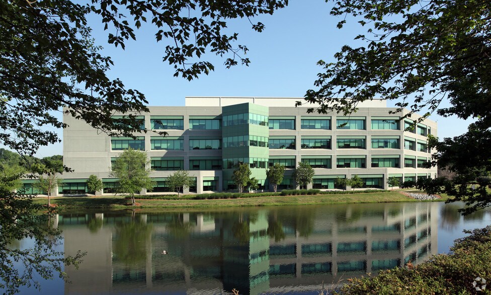 More Photos Of 714 Green Valley Rd, Greensboro Office For Sale