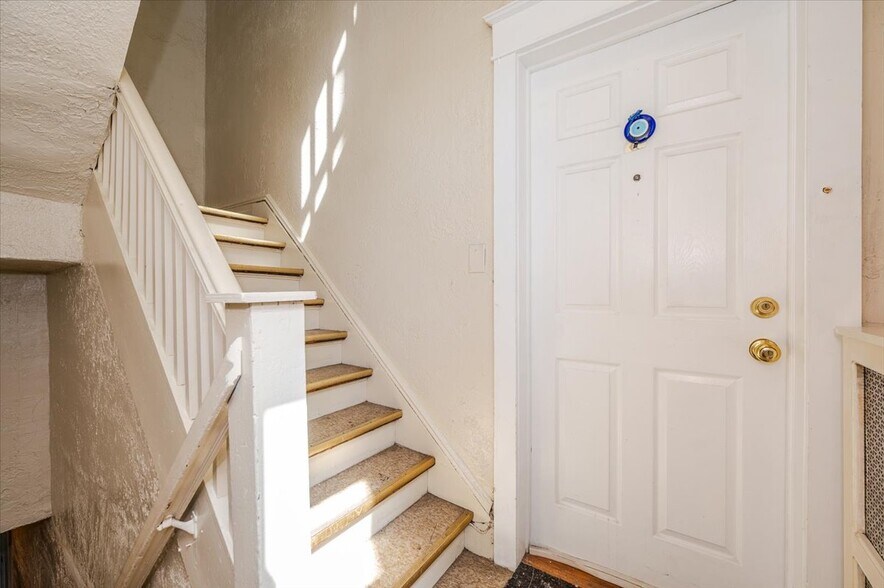 More Photos Of 2918 Bruckner Blvd, Bronx Bar For Sale