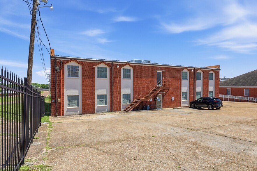 More Photos Of 4795 Mcwillie Dr, Jackson Office For Sale