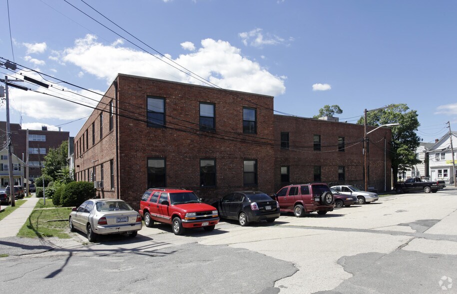 More Photos Of 69 Hamilton Ave, Oyster Bay Office For Sale