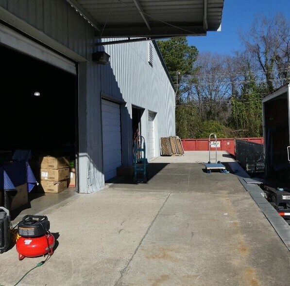 More Photos Of 705 N Daisy St, Goldsboro Warehouse For Lease