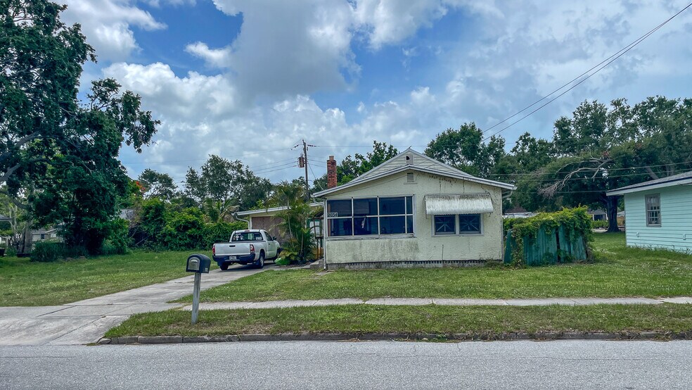 More Photos Of 2050 10th St, Sarasota Land For Sale