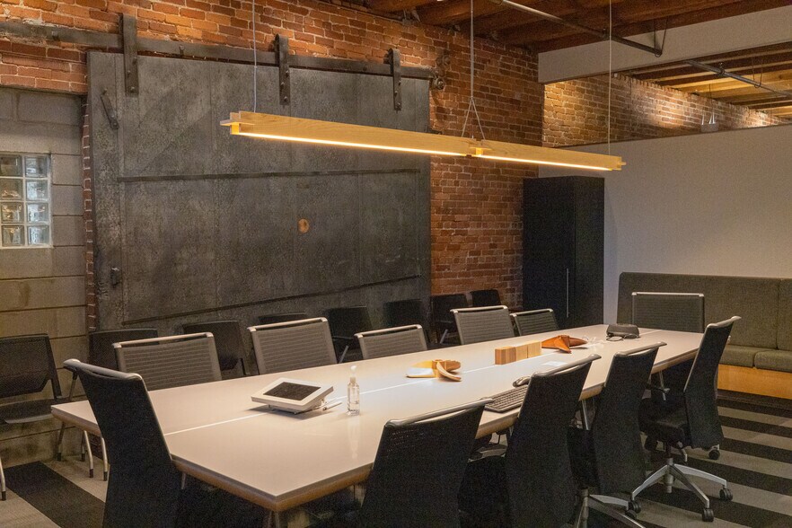 More Photos Of 1357 W Beaver St, Jacksonville Manufacturing For Sale