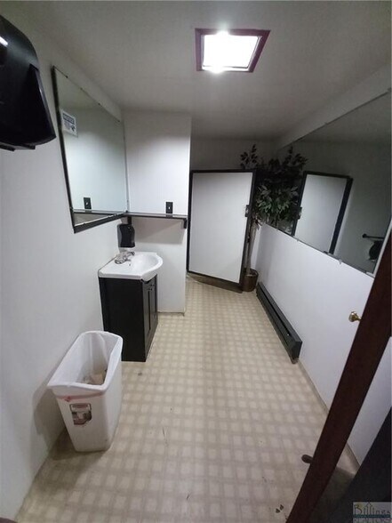 More Photos Of 114 Main St, Roundup Casino For Sale