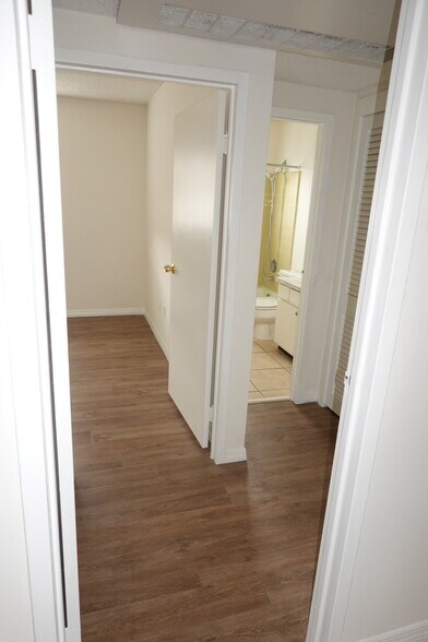 More Photos Of 2887 S Osceola Ave, Orlando Office For Sale