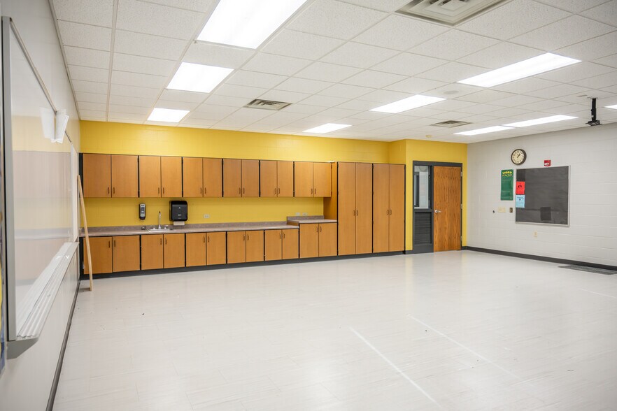 More Photos Of 201 Hoehn dr, Lyndon Station Specialty For Sale