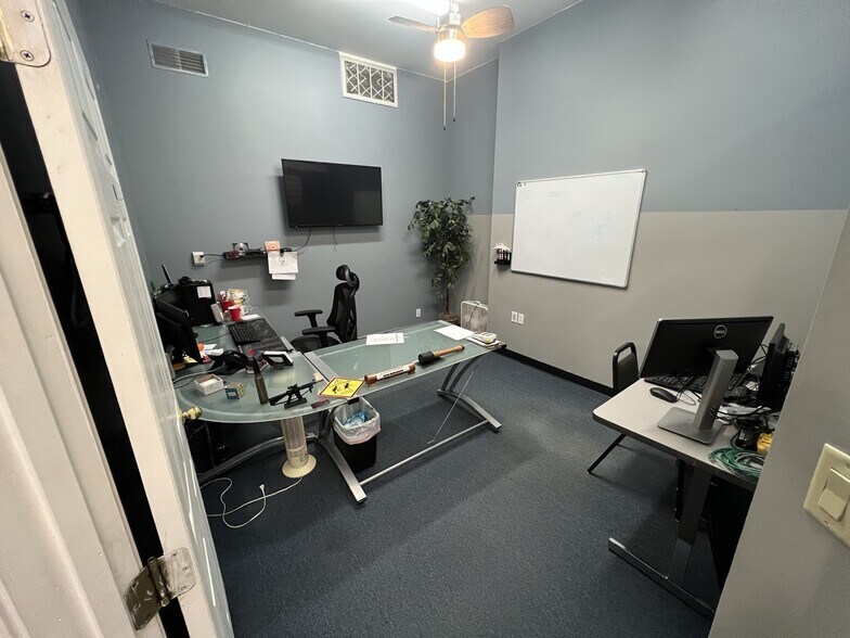 More Photos Of 1234 N Water St, Decatur Office For Sale
