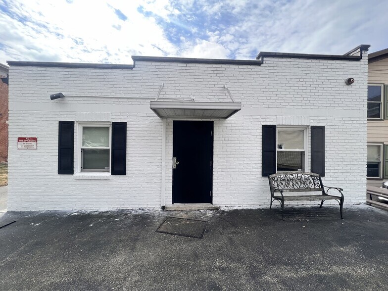 More Photos Of 322 E Main St, Batavia Office For Sale