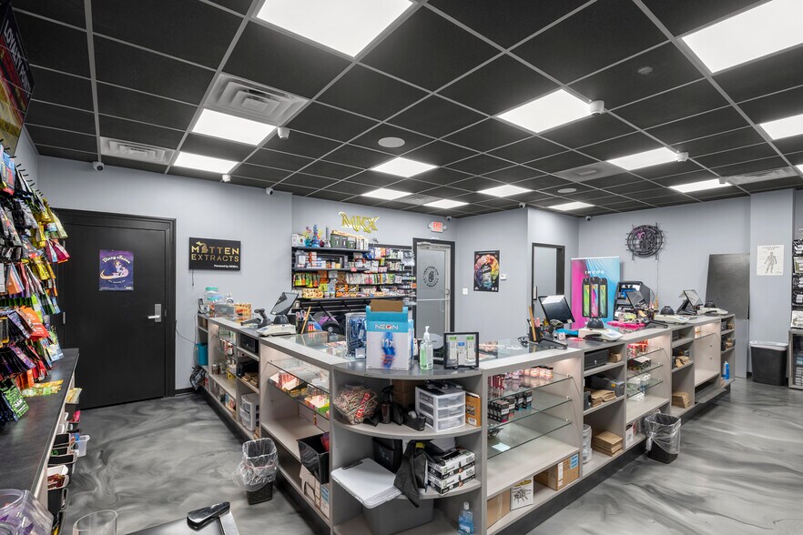 More Photos Of 411 Lafayette Ave, Bay City Fast Food For Sale