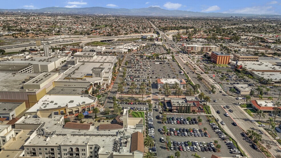 More Photos Of 7521-7631 Edinger Ave, Huntington Beach Apartments For Lease